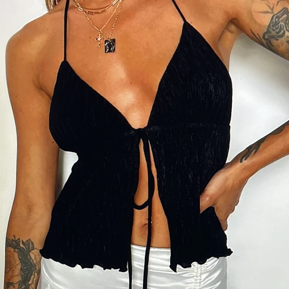 NEW W/TAGS PRINCESS POLLY CHANTRIA TOP LOWER IMPACT CROP TOP BLACK SZ.4 NO FLAWS